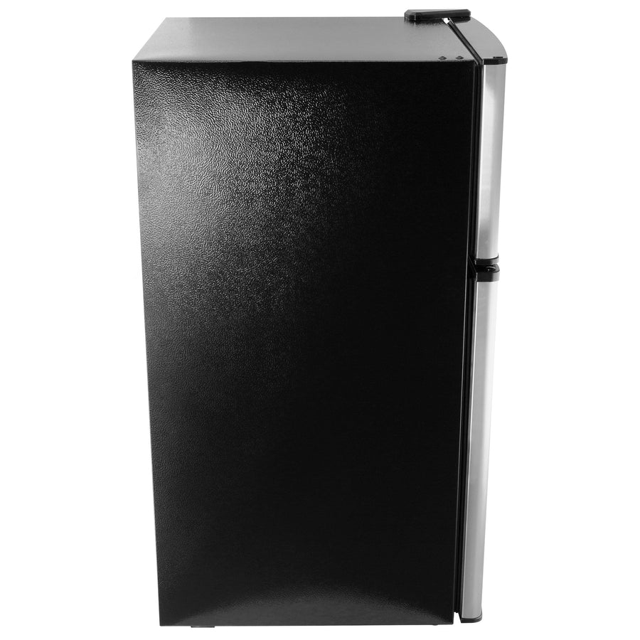 MegaChef 3.2 cu ft refrigerator freezer compartment detail