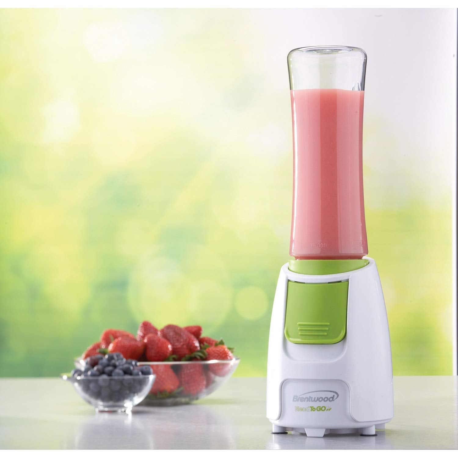 Brentwood JB-196 Blend-To-Go Personal Blender - White & Green, 300W with 20oz BPA-Free Travel Cup