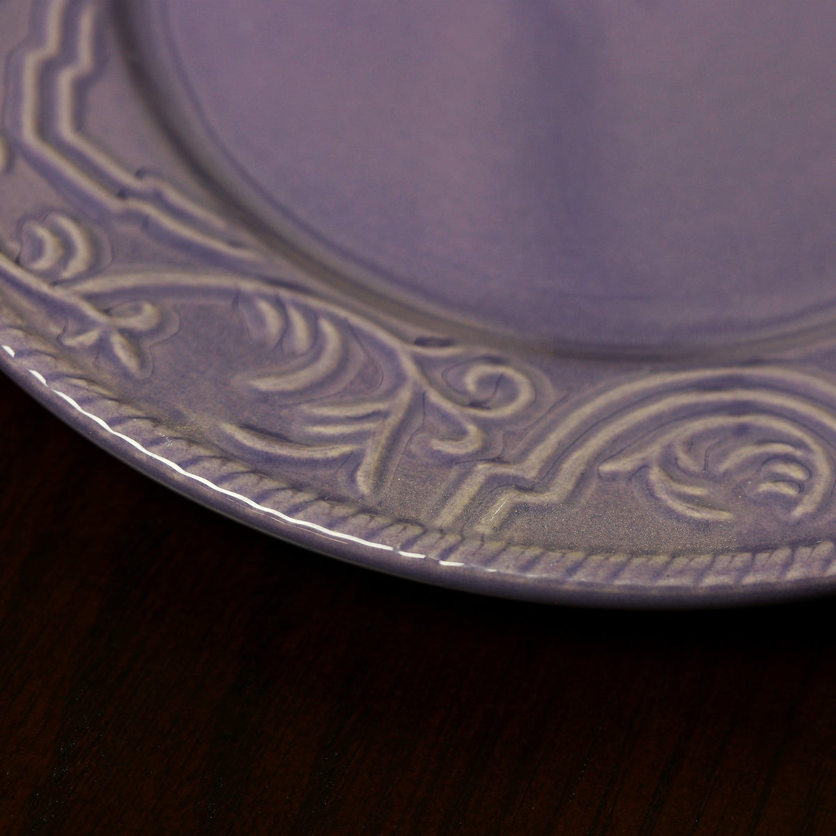 Stoneware Dinnerware Set for 4, 16 Piece with Mugs, Embossed Lavender Plates and Bowls, Elama Lilac Fields