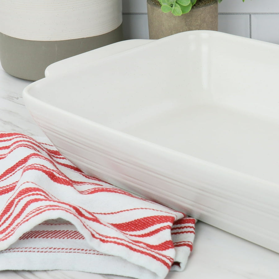 Bee and Willow 4 Quart stoneware baker white speckle