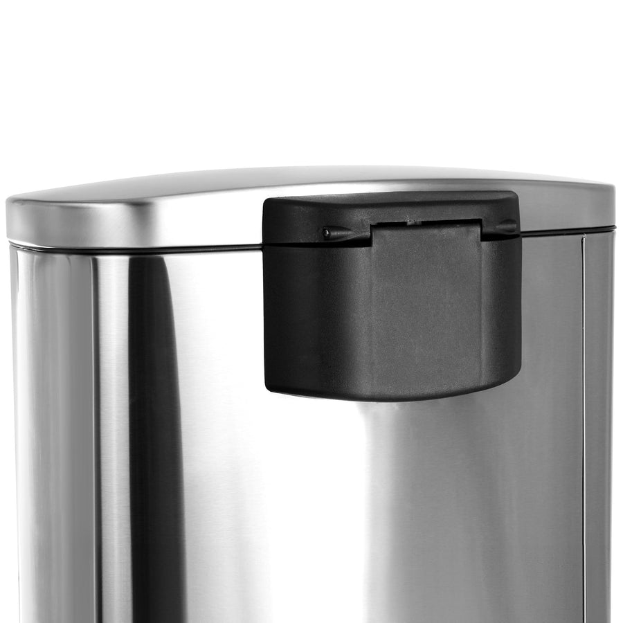 Rear carry handle on the 13 gallon half-circle step trash can