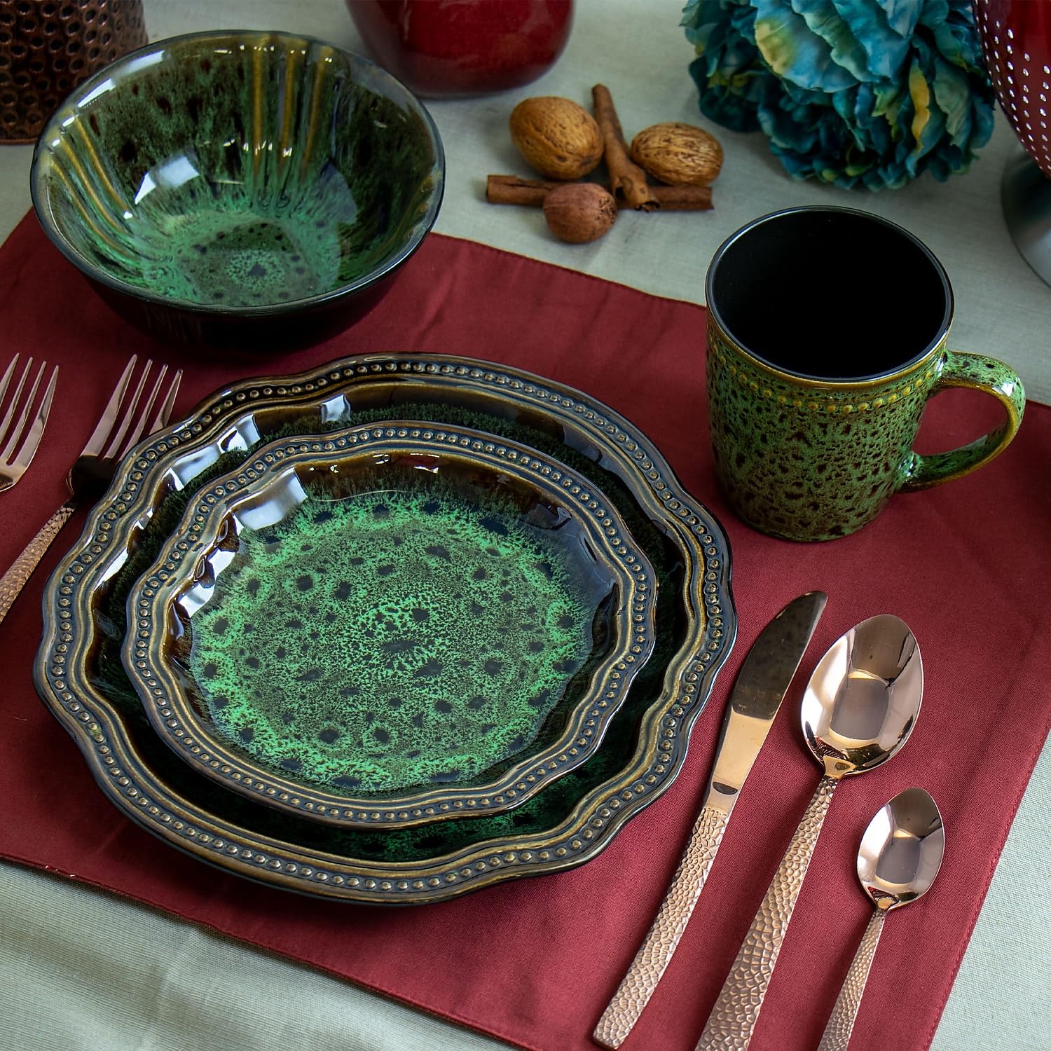 Elama Jade Green 16-Piece Round Stoneware Dinnerware Set – Oval Accents Service for 4