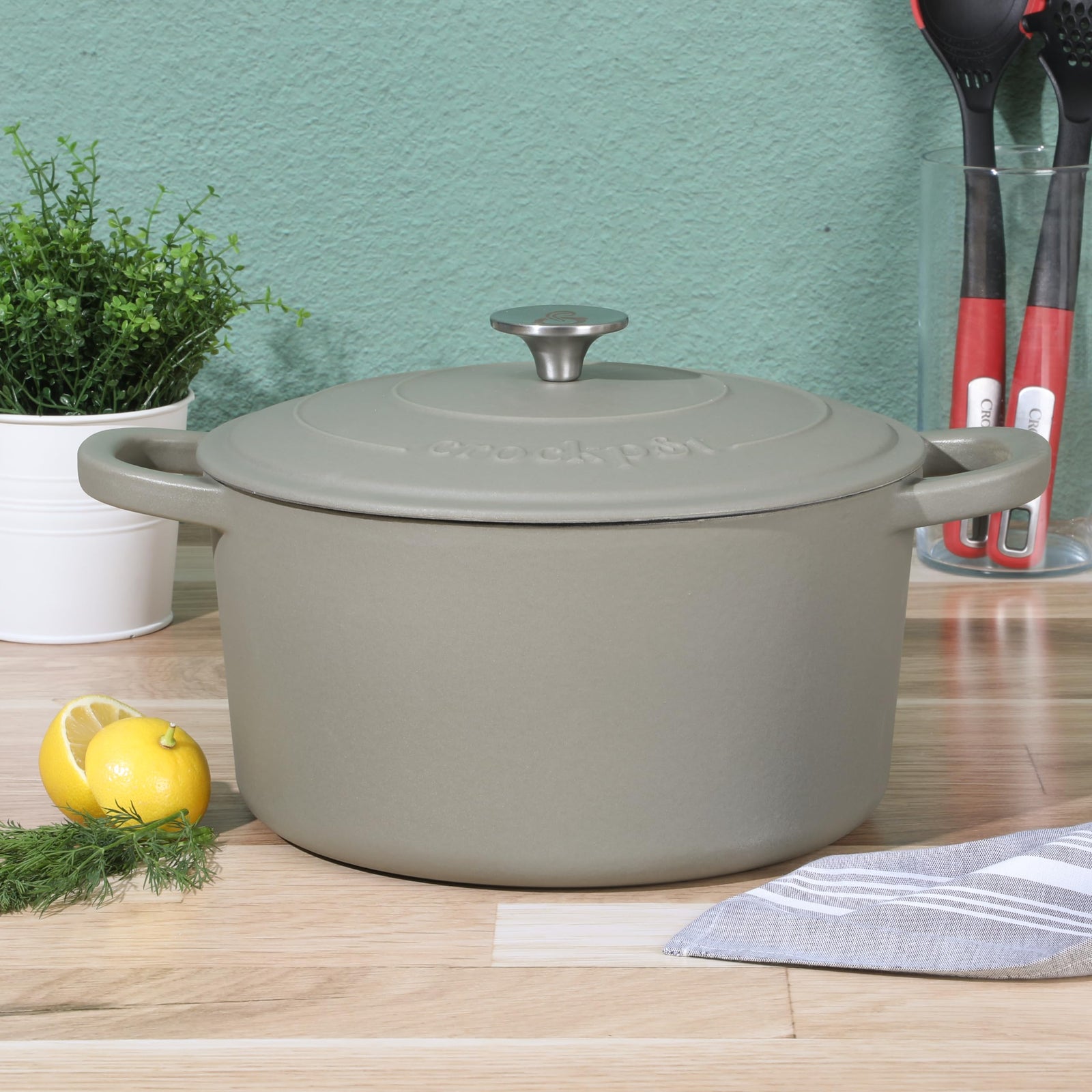 Crock-Pot Artisan 7-Quart Round Enameled Cast Iron Dutch Oven with Lid – Matte Green