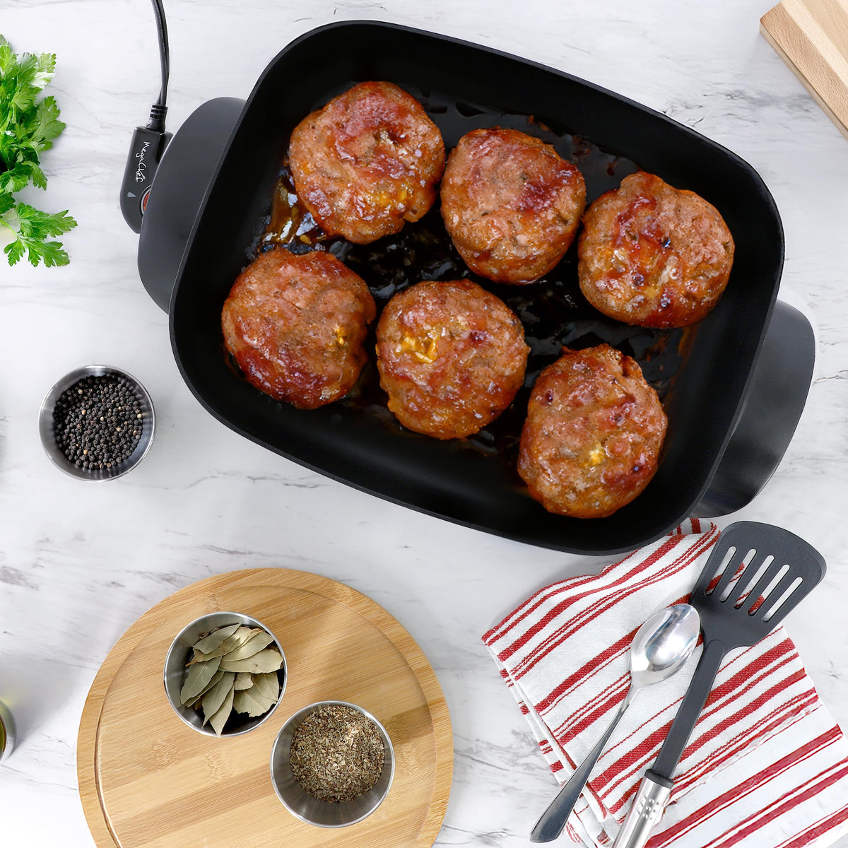 MegaChef MCF-1102 Electric Fry Pan, 14.96 x 12.13 in Rectangular, Black, 1500W, Tempered Glass Lid, Detachable Thermostat Probe