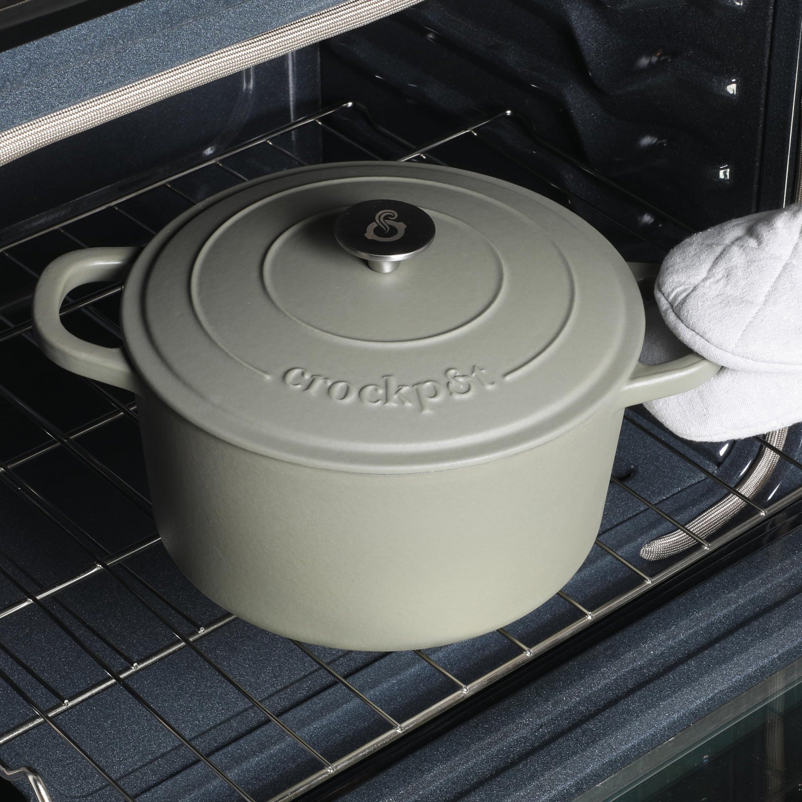 Crock-Pot Artisan 7-Quart Round Enameled Cast Iron Dutch Oven with Lid – Matte Green