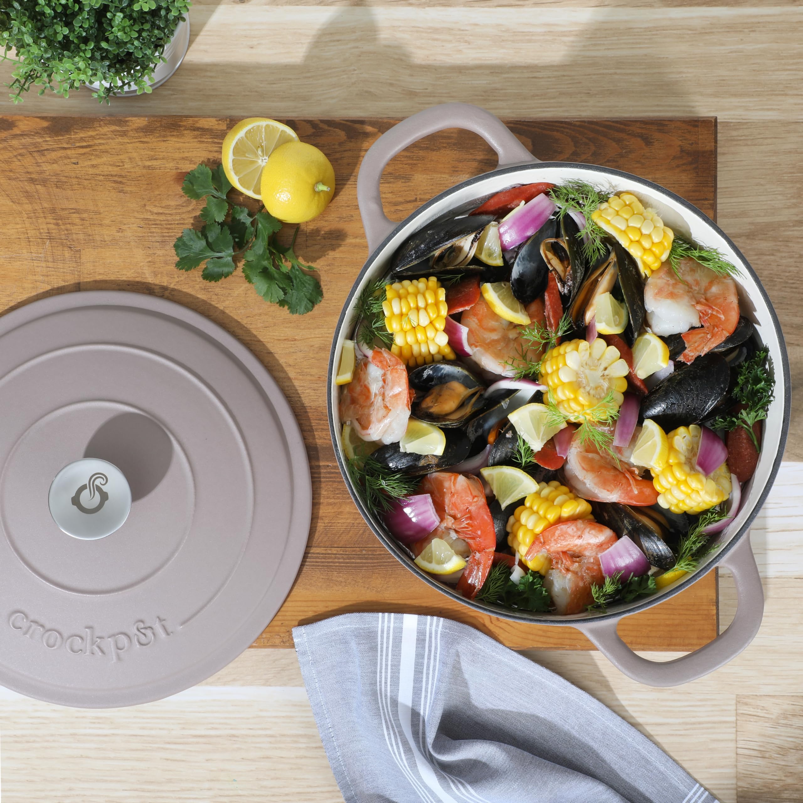 Crock-Pot Artisan 7-Quart European Round Enameled Cast Iron Dutch Oven – Matte Dusty Pink, Oven-Safe to 500°F