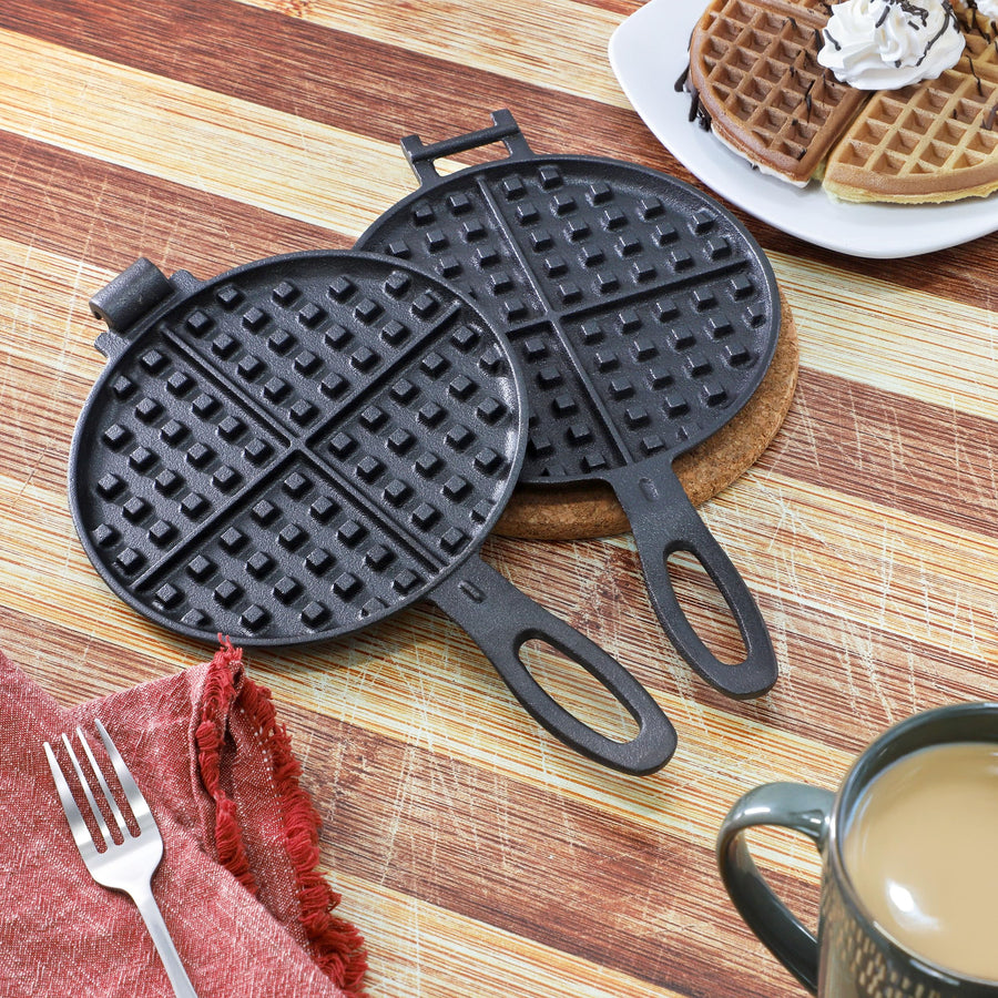 Megachef 6.7 Inch Round Cast Iron Pie Iron, Pre-Seasoned Campfire Sandwich Maker with Long Handle