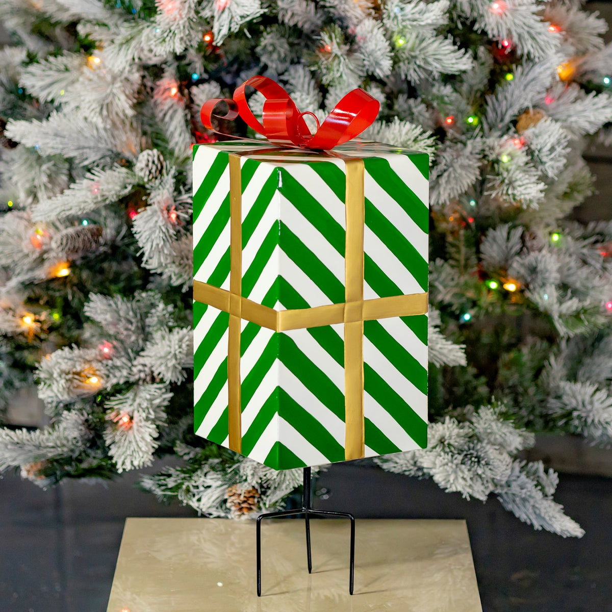 Striped Gift Box Stake product photo 2