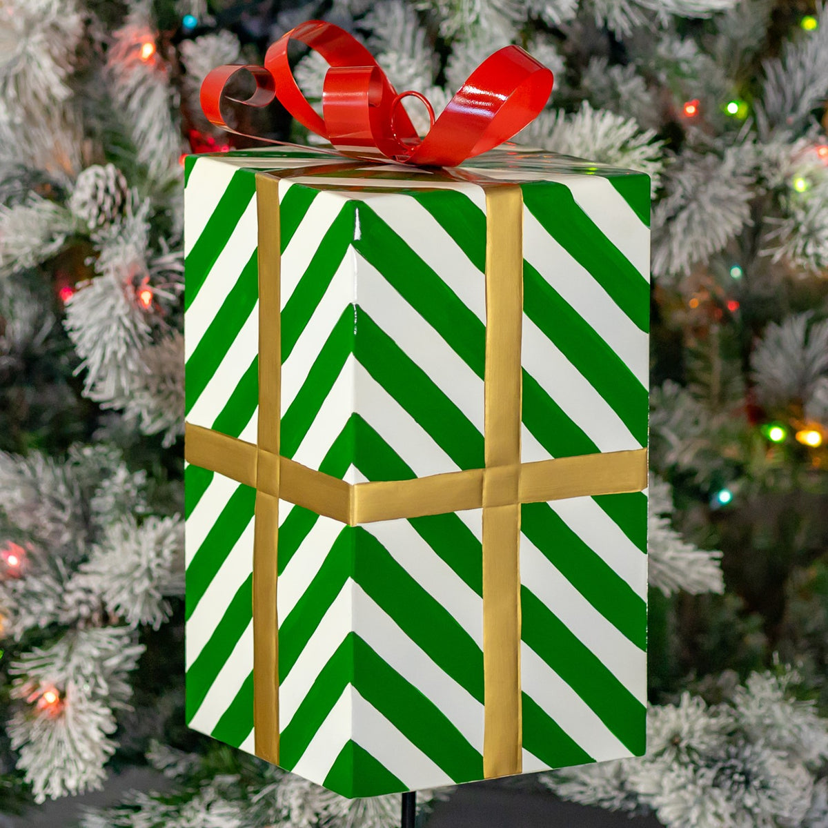 Striped Gift Box Stake product photo 3