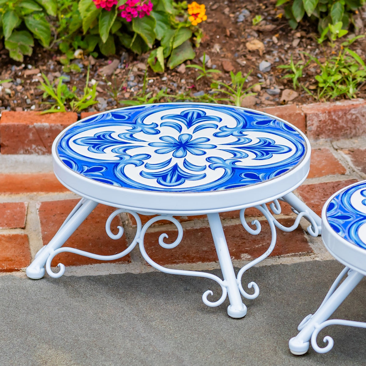 Catalonia mosaic plant stand set detail 2